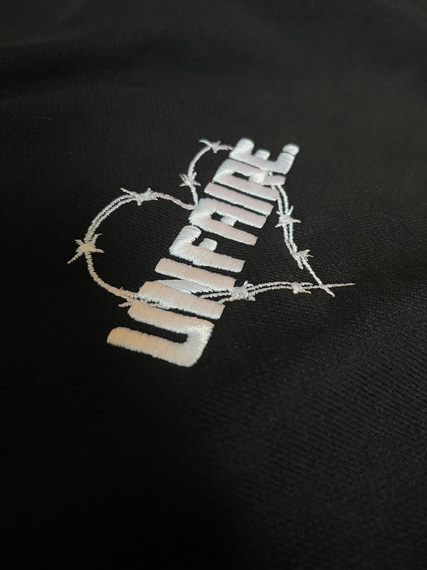 BARBED HOODED BLACK
